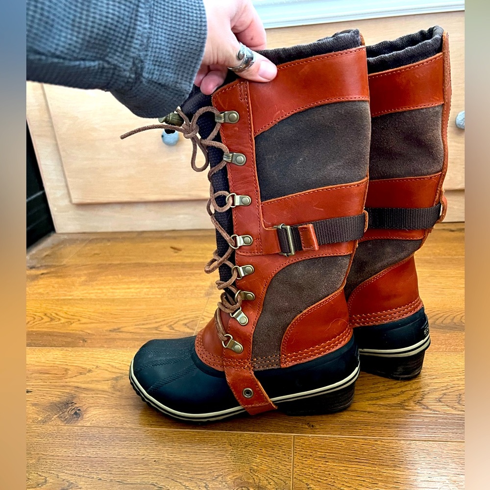 SOREL boots like new worn only a handful times